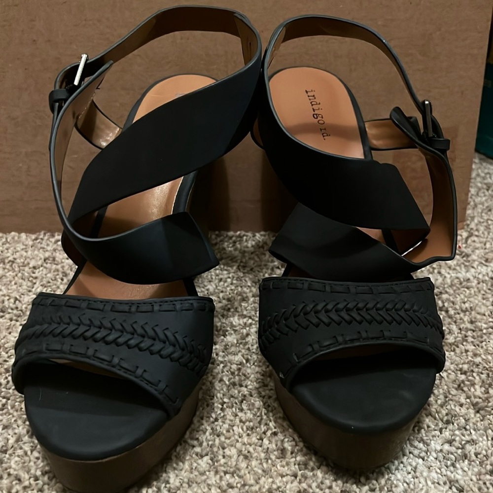 Navy wedges